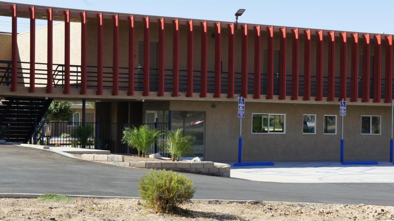 Apple Valley Hotel & Lodge Exterior photo