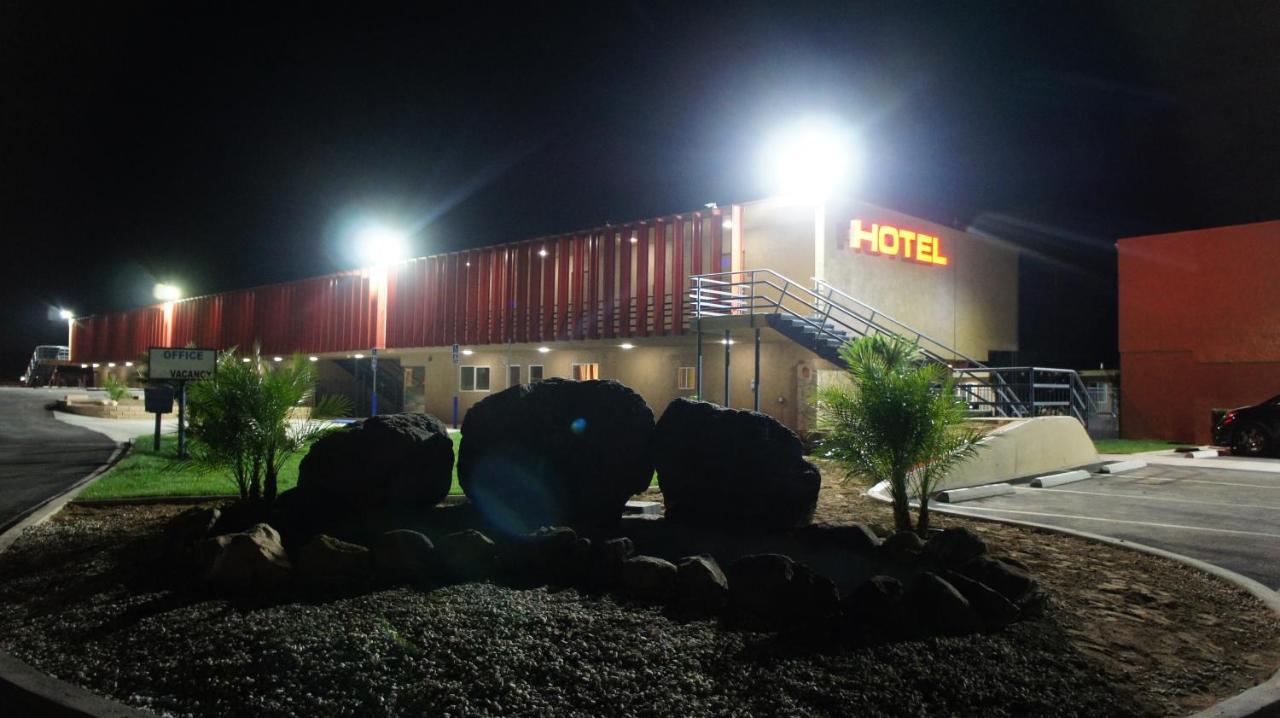 Apple Valley Hotel & Lodge Exterior photo